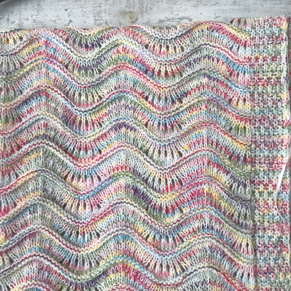 Papillon Mermaid Tail knit blanket - Picture 9 of 9